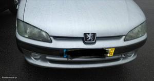 Peugeot 106 Desportivo / Maio/03 - à venda - Ligeiros