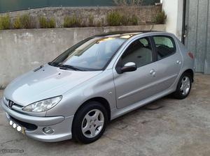 Peugeot  HDi 5 Lugares Março/05 - à venda -