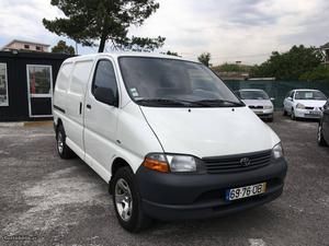 Toyota HiAce 2.5 D4d 3L Fibrada Setembro/02 - à venda -