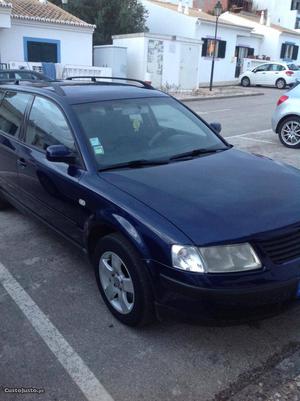 VW Passat 1.9TDI Março/00 - à venda - Ligeiros