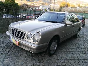  Mercedes-Benz Classe E E 220 D Elegance (95cv) (4p)