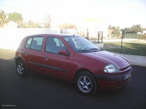 Renault Clio 1,2cmo nov negcivl Outubro/99 - à venda -