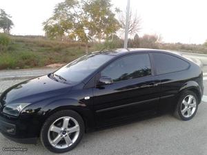 Ford Focus 1.6 TDCI 110cv AC 5L Novembro/06 - à venda -