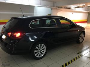 Opel Astra Cosmo 1.7 CDTI Abril/11 - à venda - Ligeiros