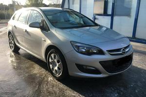 Opel Astra Sports Tourer Abril/14 - à venda - Ligeiros