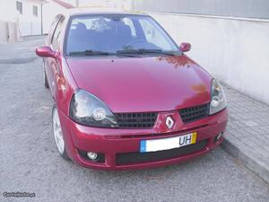 Renault Clio v 110cv Novembro/02 - à venda - Ligeiros