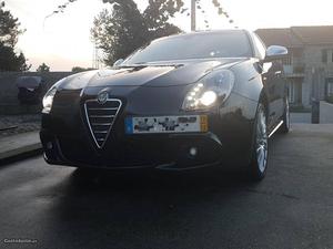 Alfa Romeo Giulietta 2.0 JTDm 170cv Dezembro/10 - à venda -