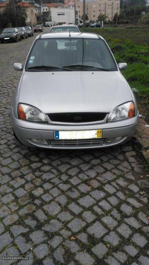 Ford Fiesta v Dezembro/99 - à venda - Ligeiros