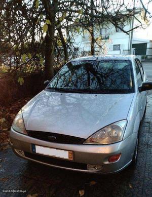 Ford Focus 1.6 G P L Junho/99 - à venda - Ligeiros