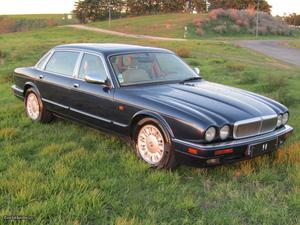 Jaguar Daimler SIX LWB Junho/97 - à venda - Ligeiros