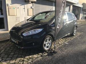 Ford Fiesta 1.5 Titanium Maio/14 - à venda - Ligeiros