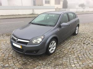 Opel Astra 1.7CDTi Cosmo 6V Janeiro/06 - à venda - Ligeiros