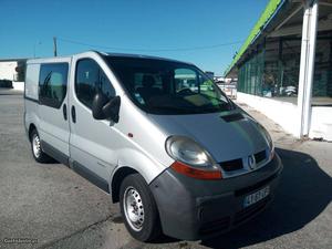 Renault Trafic 6 lugares de 6vlc Fevereiro/03 - à venda -