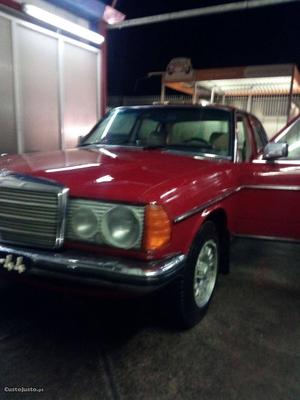 Mercedes-Benz 200 w  gasolina Outubro/81 - à venda