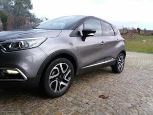 Renault Captur Exclusive Março/14 - à venda - Ligeiros