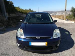 Ford Fiesta 1.25 Trend 5P AC Junho/04 - à venda - Ligeiros