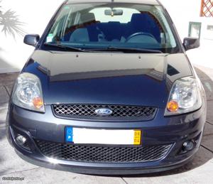 Ford Fiesta 1.25 gasolina e GPL Abril/06 - à venda -
