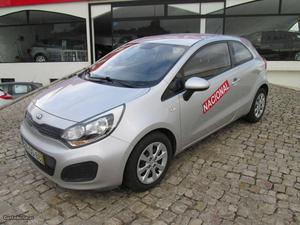 Kia Rio van 1.1 crdi tx Maio/14 - à venda - Comerciais /