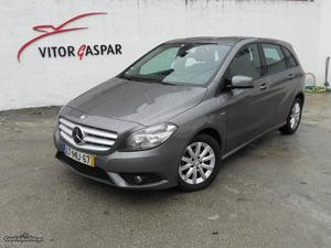 Mercedes-Benz B 180 blueficient Abril/12 - à venda -