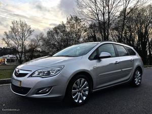 Opel Astra SportsTourer GPS+USB Janeiro/12 - à venda -