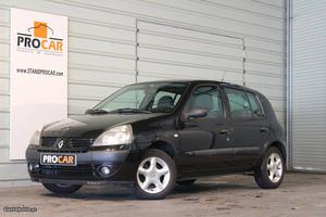 Renault Clio 1.2 Confort Maio/04 - à venda - Ligeiros