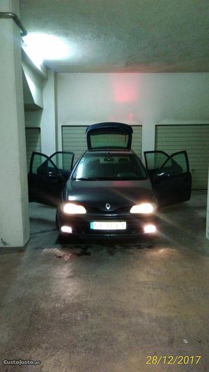 Renault Laguna 1.8 rxe Janeiro/95 - à venda - Ligeiros