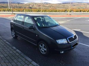 Skoda Fabia 1.4 Confort Fevereiro/01 - à venda - Ligeiros