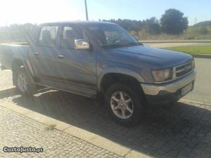 Toyota Hilux 2.4 td Junho/00 - à venda - Pick-up/