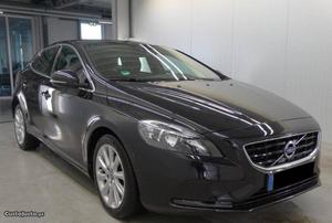 Volvo V40 D2 Momentum Outubro/13 - à venda - Ligeiros