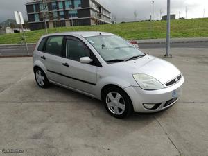 Ford Fiesta 1.2 AC impecável Junho/04 - à venda - Ligeiros