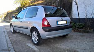 Renault Clio v Março/03 - à venda - Ligeiros