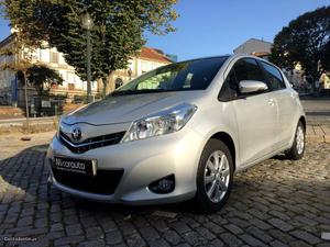 Toyota Yaris HIGH PACK 157EUR S/E Abril/14 - à venda -