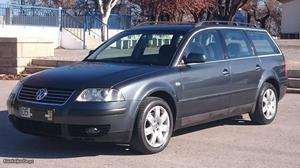 VW Passat variant 1.9 tdi130cv Maio/03 - à venda - Ligeiros