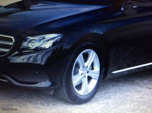 Mercedes-Benz E 220 Blue Avantgarde Maio/17 - à venda -