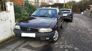 Opel Astra club caravan Fevereiro/96 - à venda - Ligeiros
