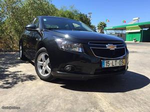 Chevrolet Cruze 1.6 Maio/11 - à venda - Ligeiros