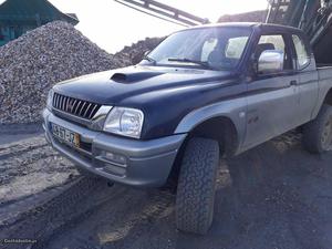 Mitsubishi L200 CAB SPORT 4 LUGARES Abril/98 - à venda -