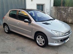 Peugeot  HDi 5 Lugares Março/05 - à venda -