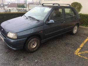 Renault Clio 1.4 Baccara Junho/92 - à venda - Ligeiros