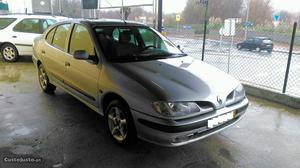 Renault Mégane Classic 1.4 Fevereiro/99 - à venda -