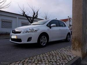 Toyota Auris Híbrido 136CV Fevereiro/12 - à venda -