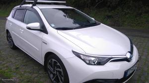 Toyota Auris Hybrid 1.8 HSD Julho/16 - à venda - Ligeiros