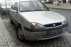 Ford Fiesta 1.2 zetec-s Fevereiro/01 - à venda - Ligeiros