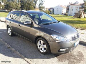 Kia Ceed SW 1.6 CRDI EcoDyn Setembro/12 - à venda -