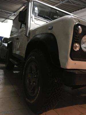 Land Rover Defender 3 lugares Setembro/02 - à venda -