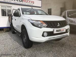 Mitsubishi L Did 4x4 3 lug Novembro/16 - à venda -