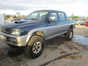 Mitsubishi L200 STRAKAR 2.5 4X4 Janeiro/01 - à venda -