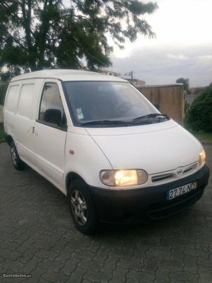 Nissan Vanette Vanete cargo 2.3d Abril/99 - à venda -