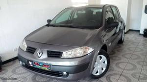 Renault Mégane II 1.5 DCI Dezembro/03 - à venda - Ligeiros