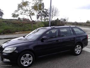 Skoda Octavia Break 1.6 TDI AC Fevereiro/10 - à venda -